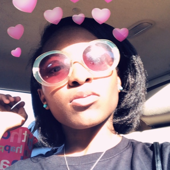 Meet your Posher, Mani - Picture 2 of 8